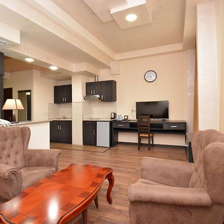 Partez Hotel Yerevan Ngoại thất bức ảnh