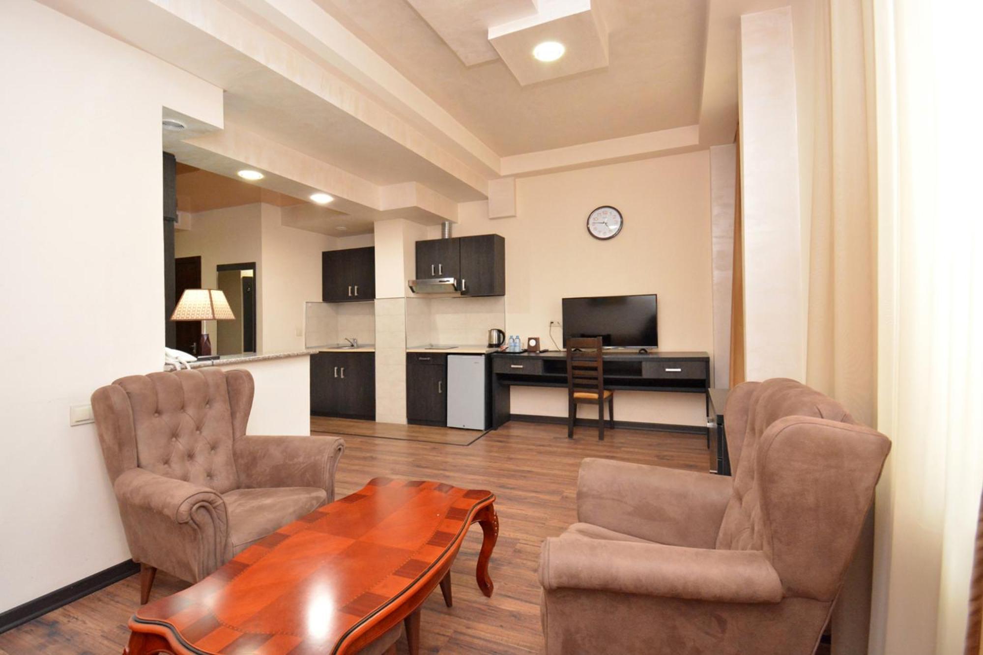 Partez Hotel Yerevan Ngoại thất bức ảnh