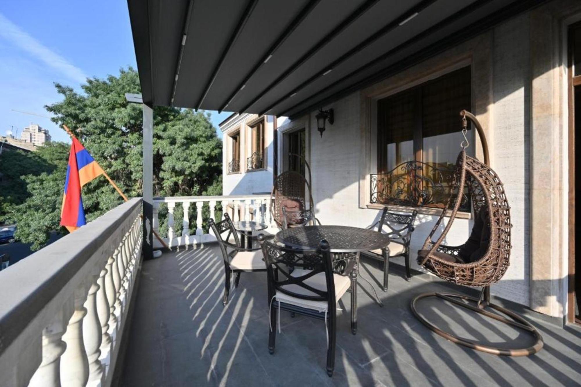 Partez Hotel Yerevan Ngoại thất bức ảnh