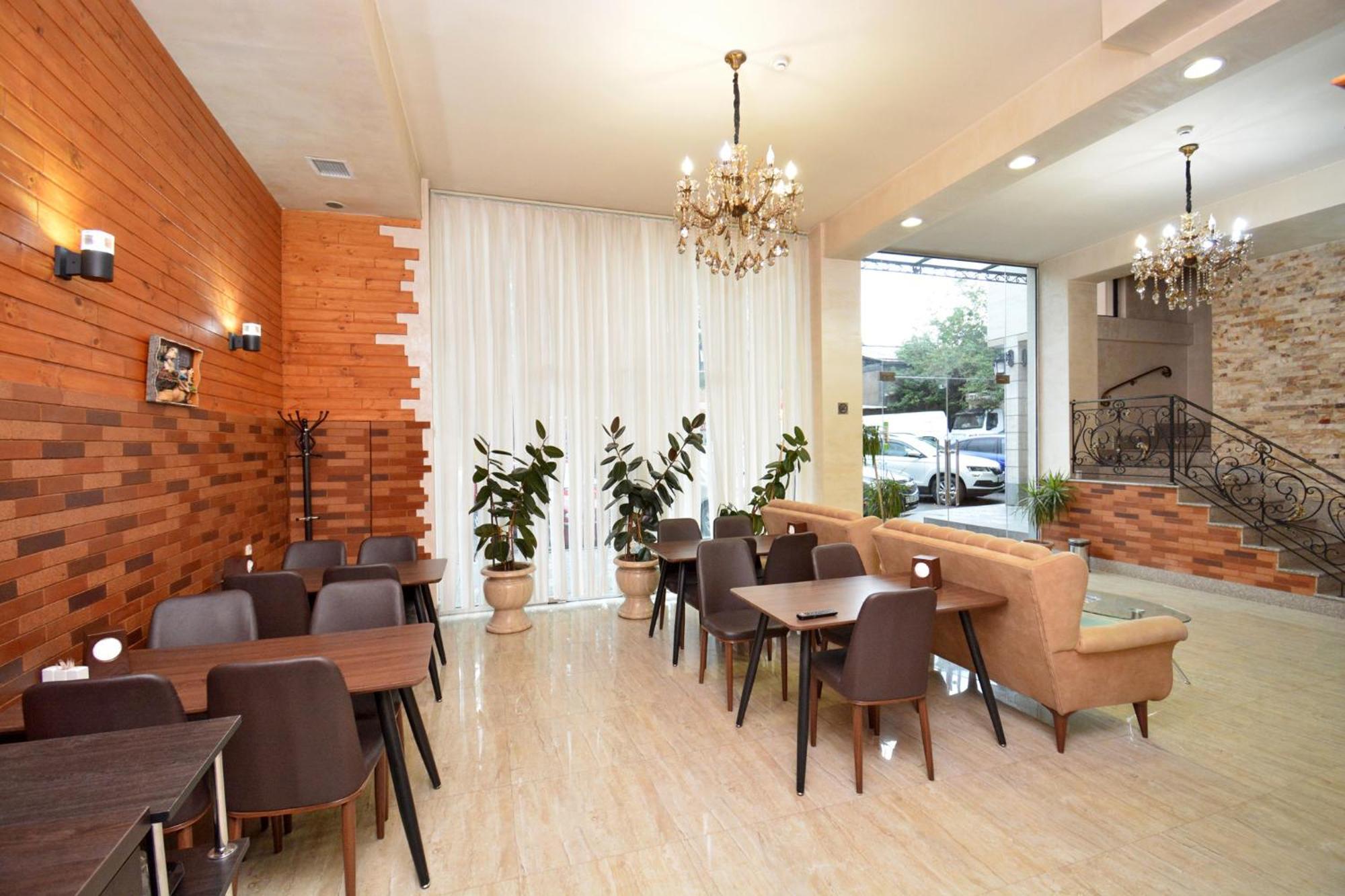 Partez Hotel Yerevan Ngoại thất bức ảnh