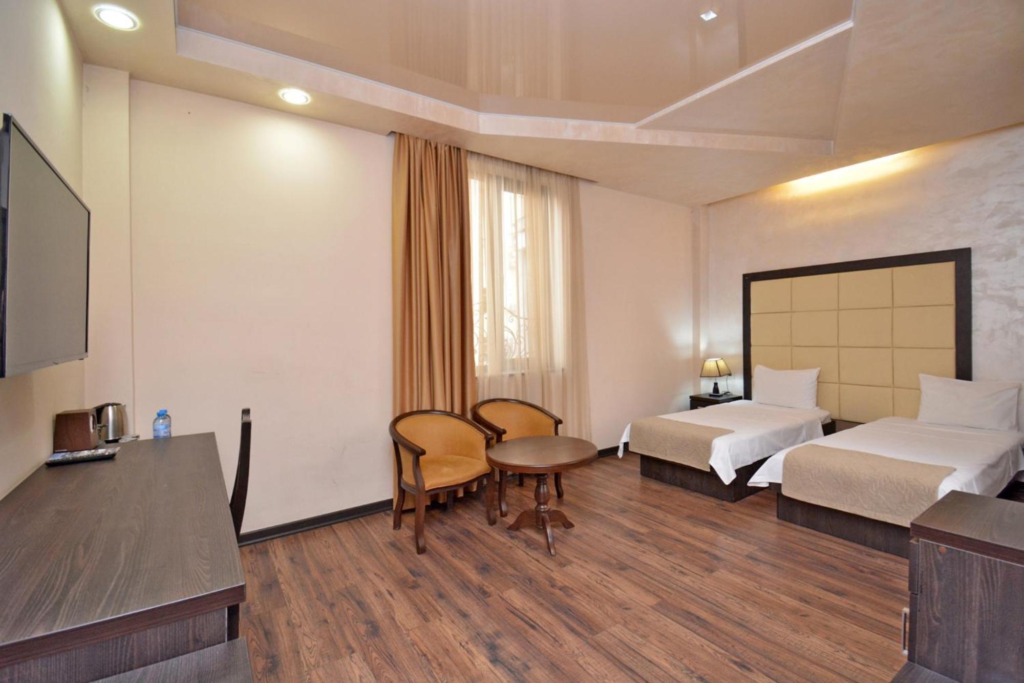 Partez Hotel Yerevan Ngoại thất bức ảnh