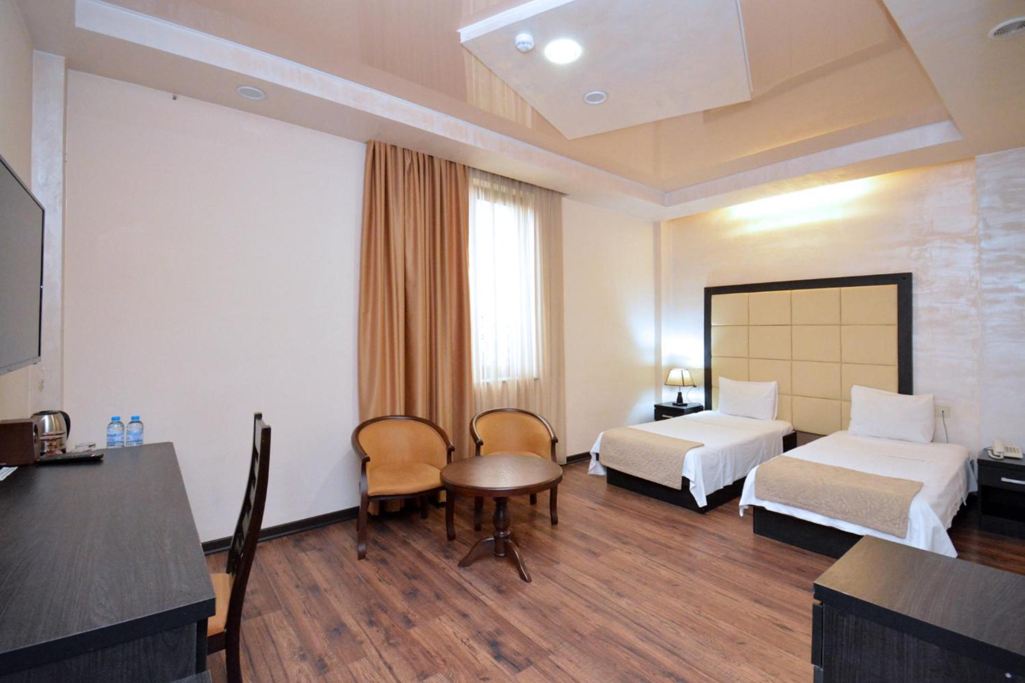 Partez Hotel Yerevan Ngoại thất bức ảnh