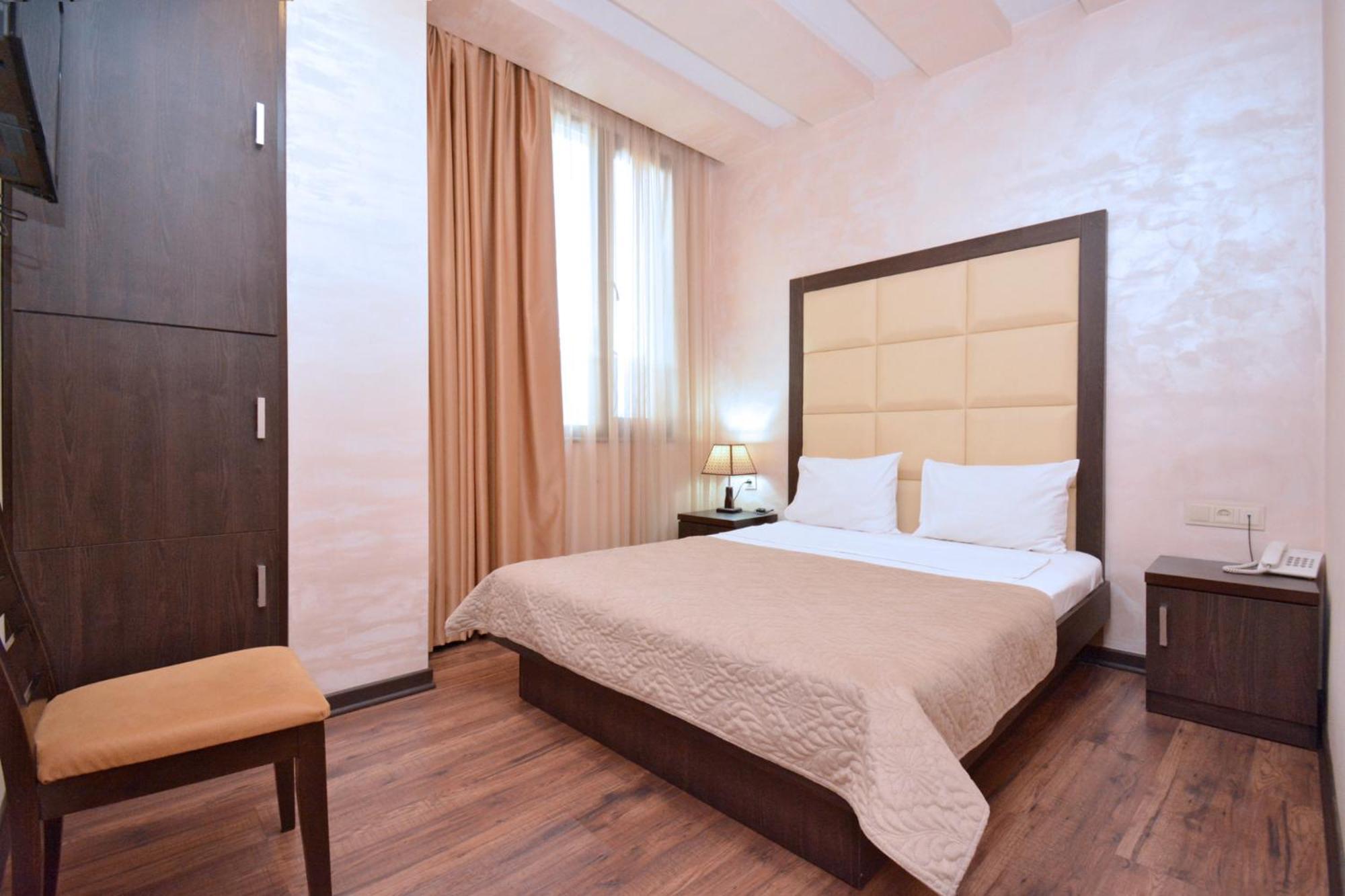 Partez Hotel Yerevan Ngoại thất bức ảnh