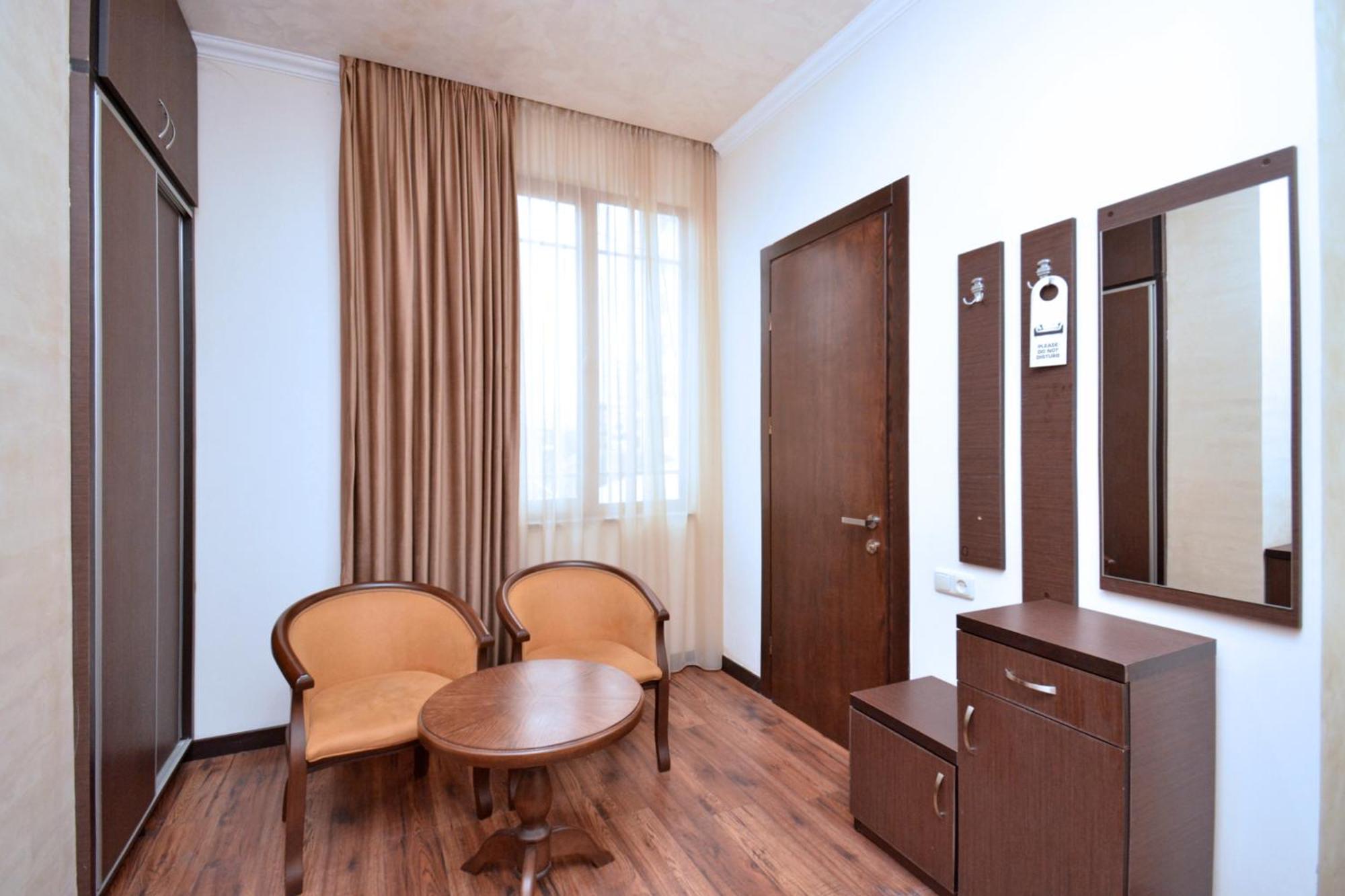 Partez Hotel Yerevan Ngoại thất bức ảnh
