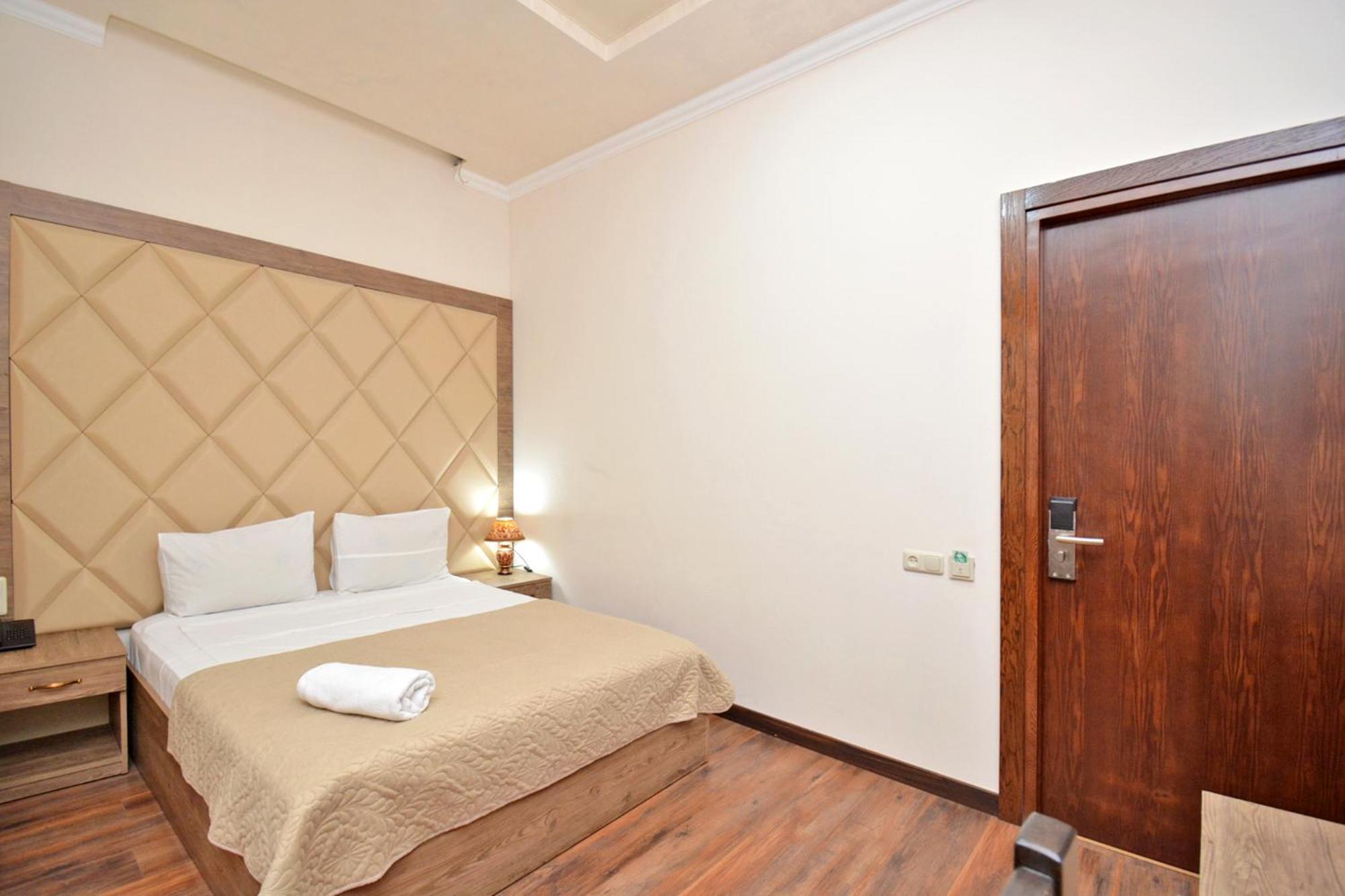 Partez Hotel Yerevan Ngoại thất bức ảnh