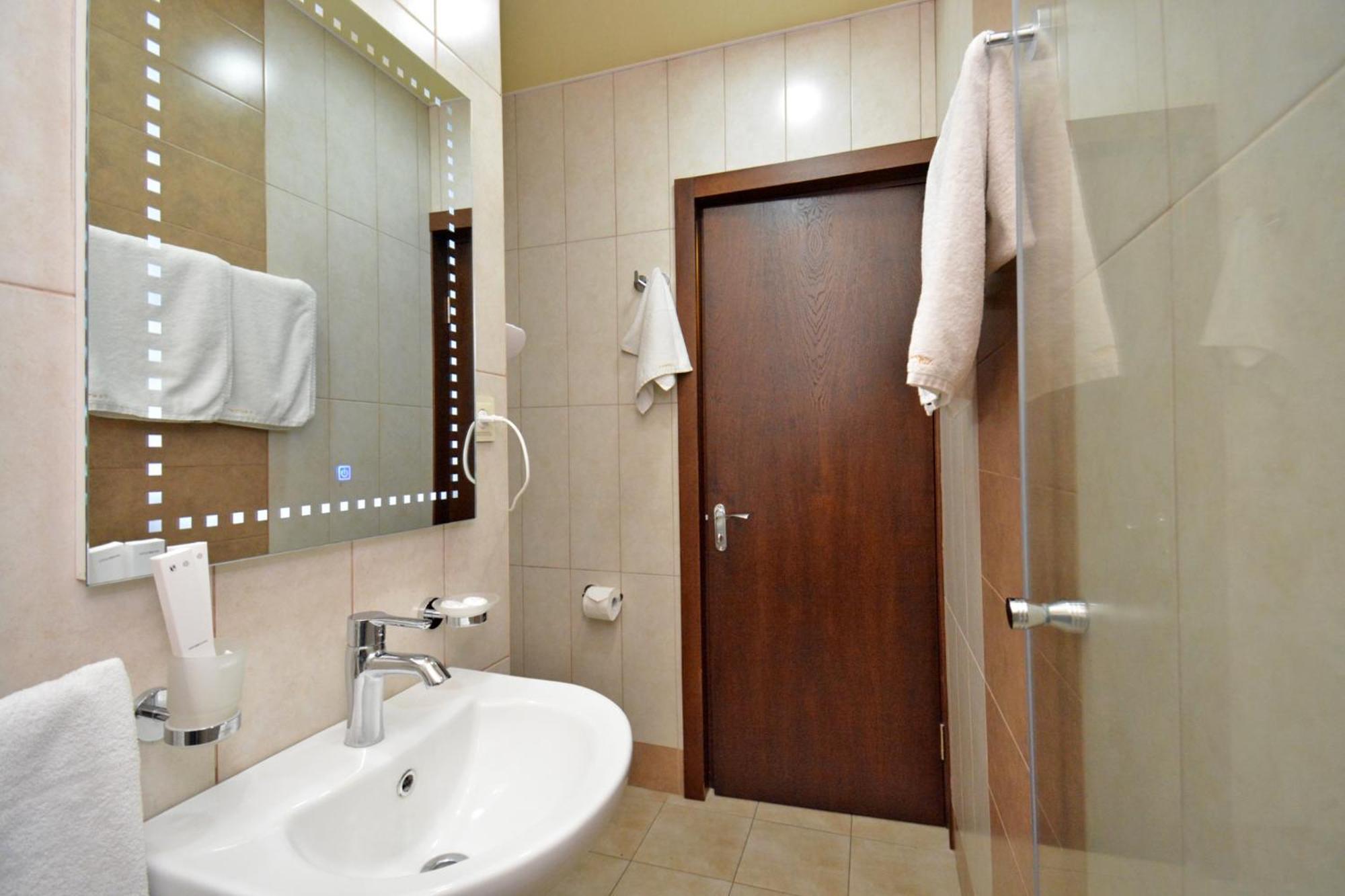Partez Hotel Yerevan Ngoại thất bức ảnh