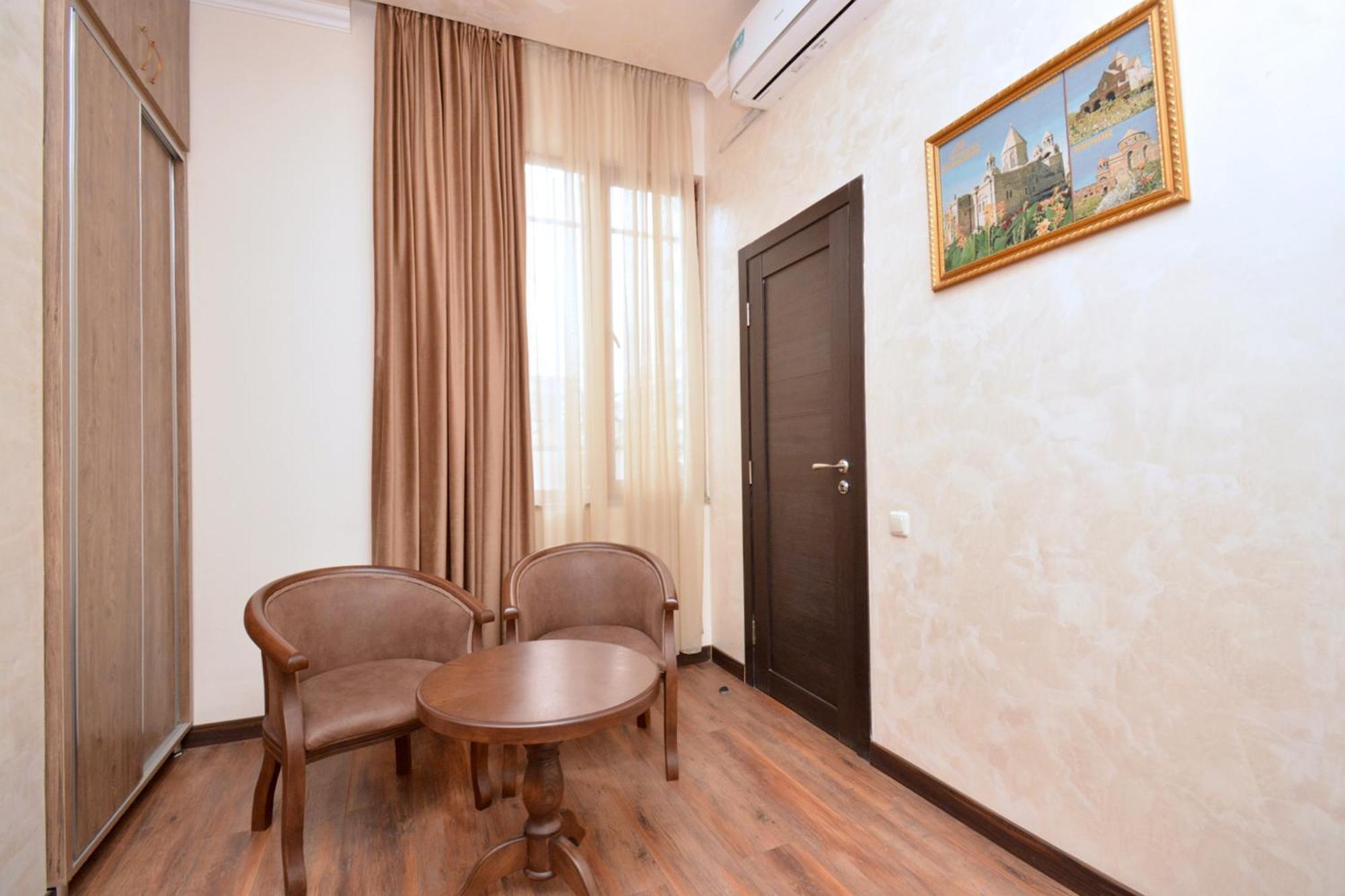 Partez Hotel Yerevan Ngoại thất bức ảnh