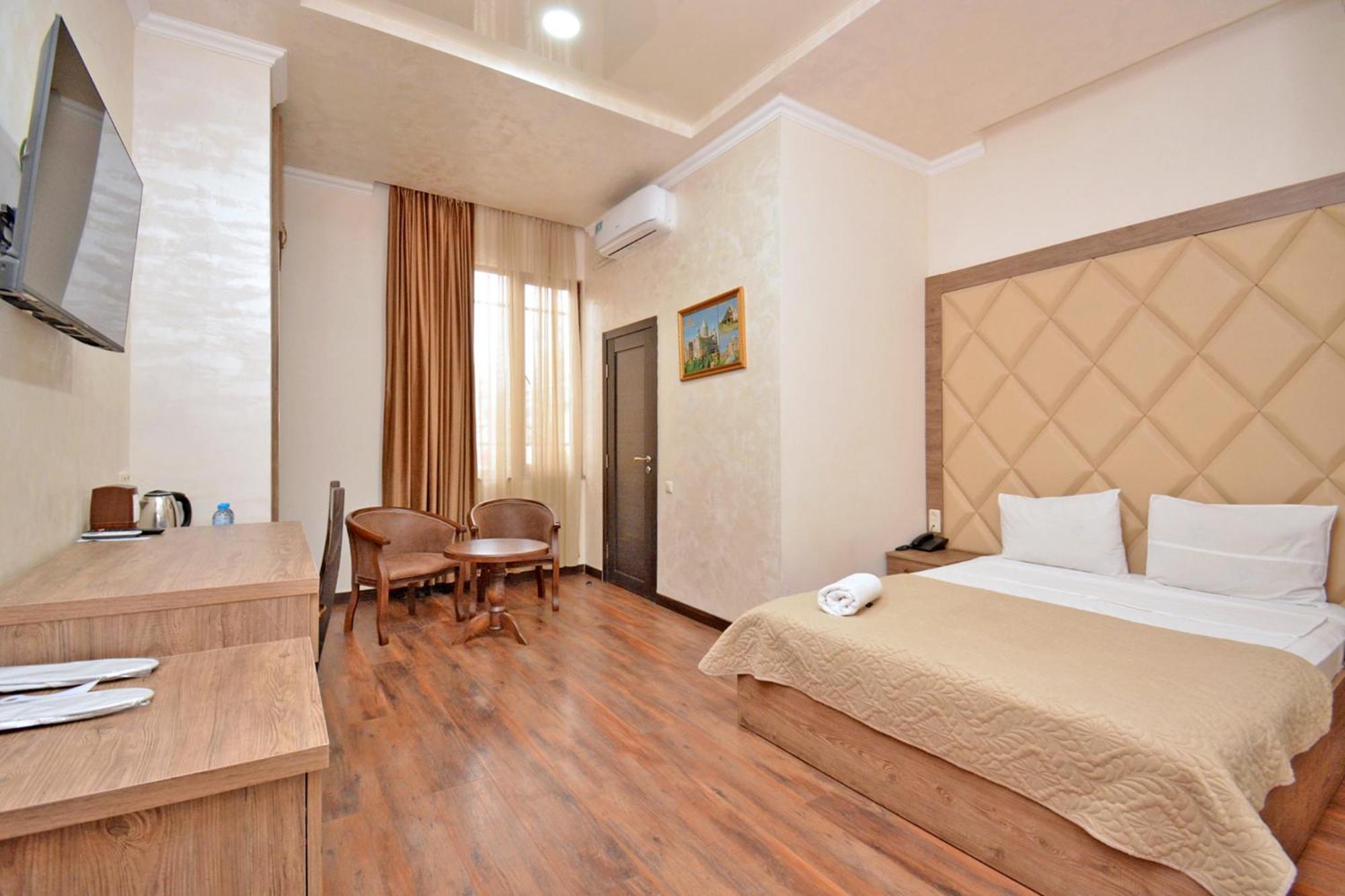 Partez Hotel Yerevan Ngoại thất bức ảnh