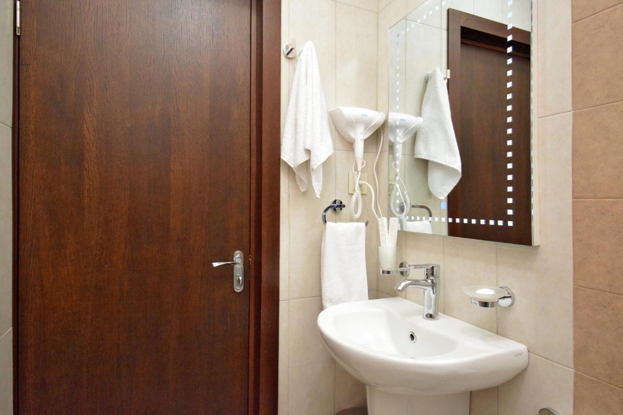 Partez Hotel Yerevan Ngoại thất bức ảnh