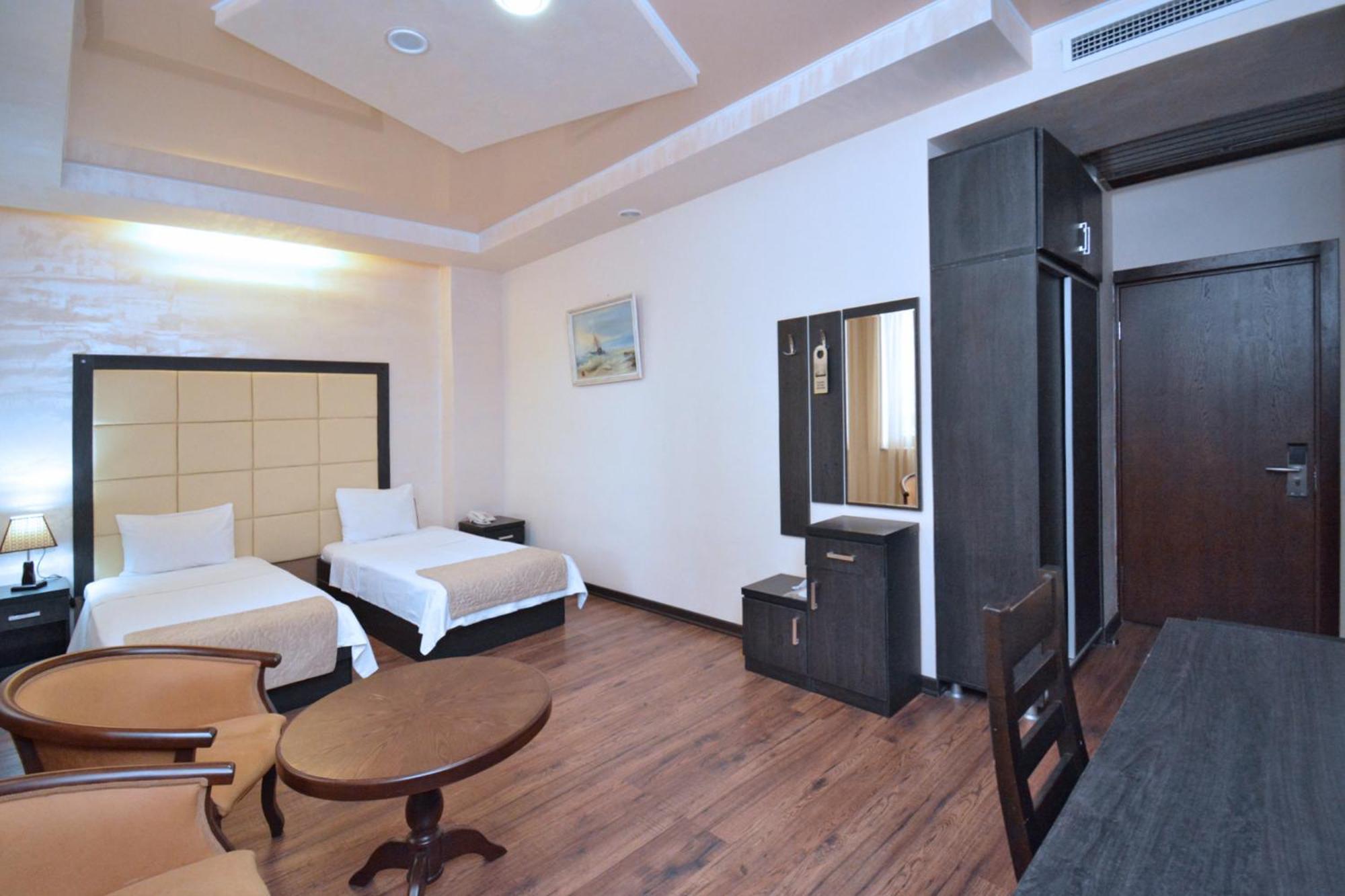 Partez Hotel Yerevan Ngoại thất bức ảnh