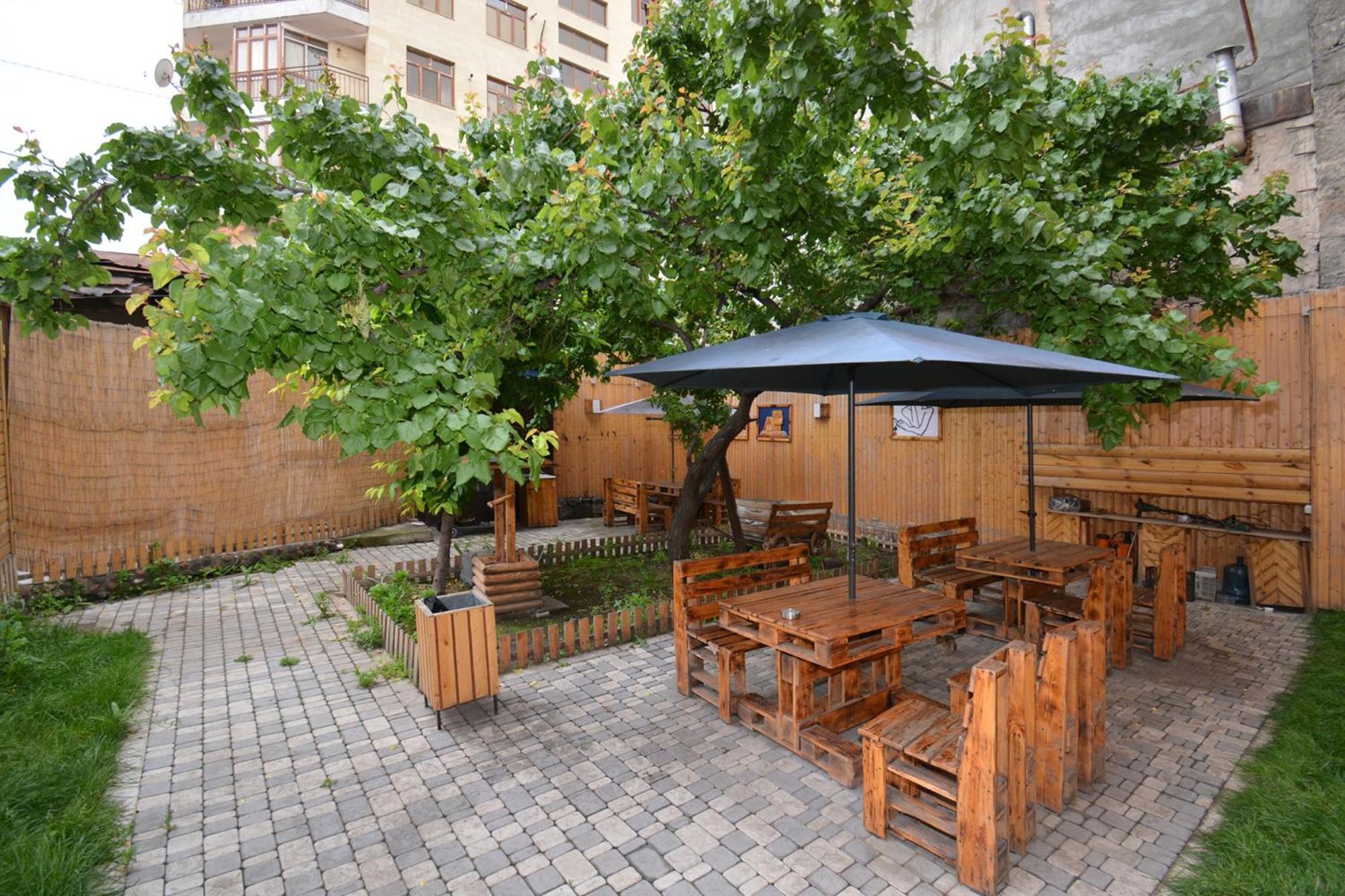 Partez Hotel Yerevan Ngoại thất bức ảnh